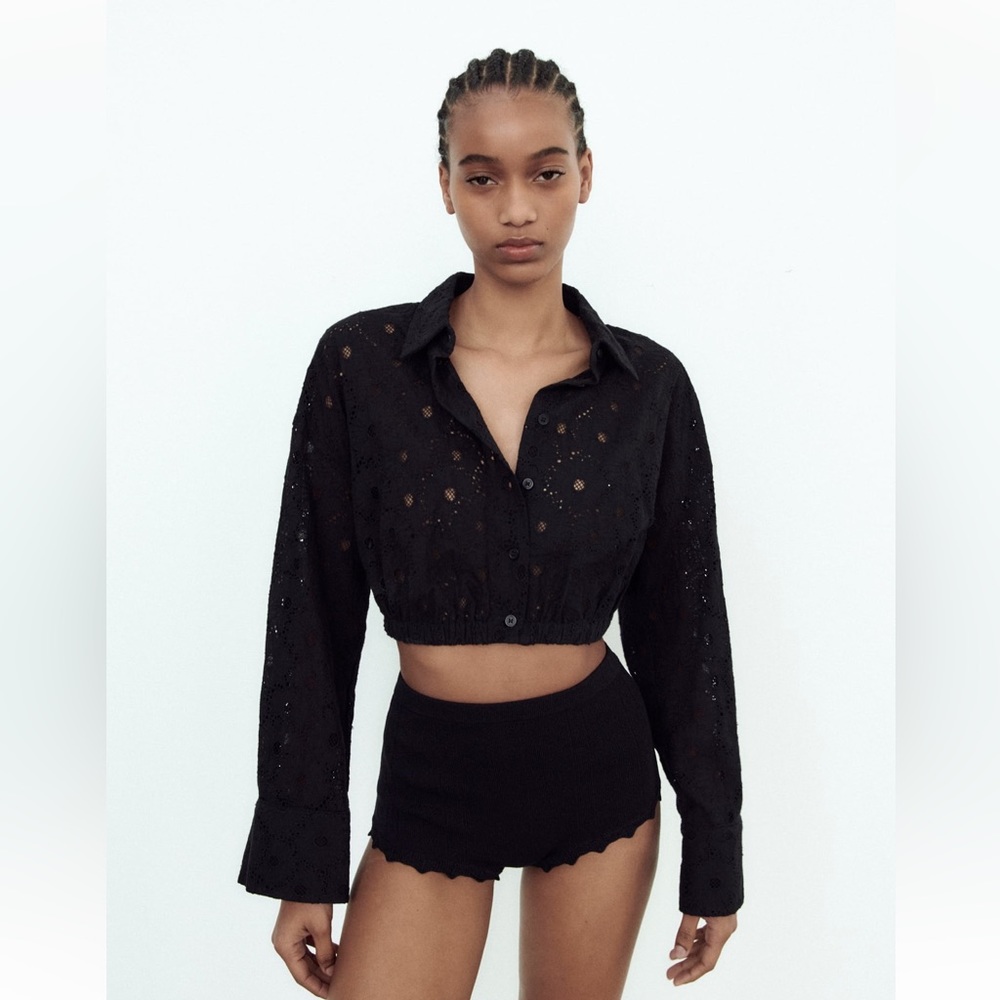 Zara Embroidered Eyelet Crop Shirt EMBROIDERED EYELET. Black. Size L